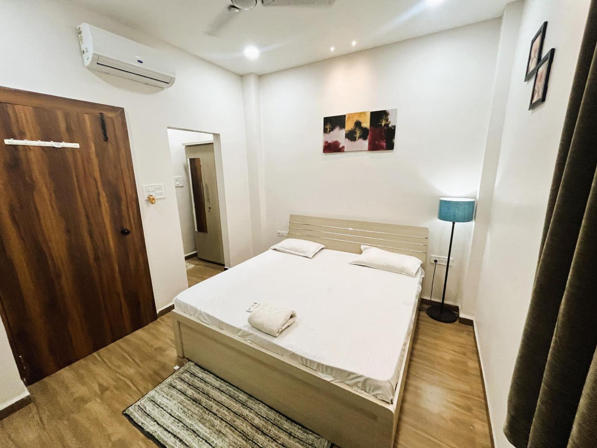 Shree Stay Inn Luxe' Holiday Home Уджайн Екстериор снимка