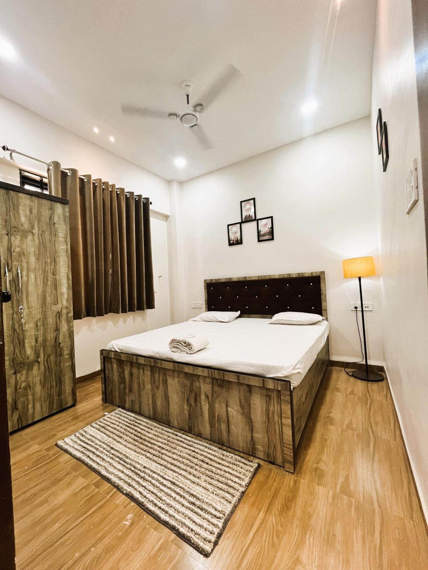 Shree Stay Inn Luxe' Holiday Home Уджайн Екстериор снимка