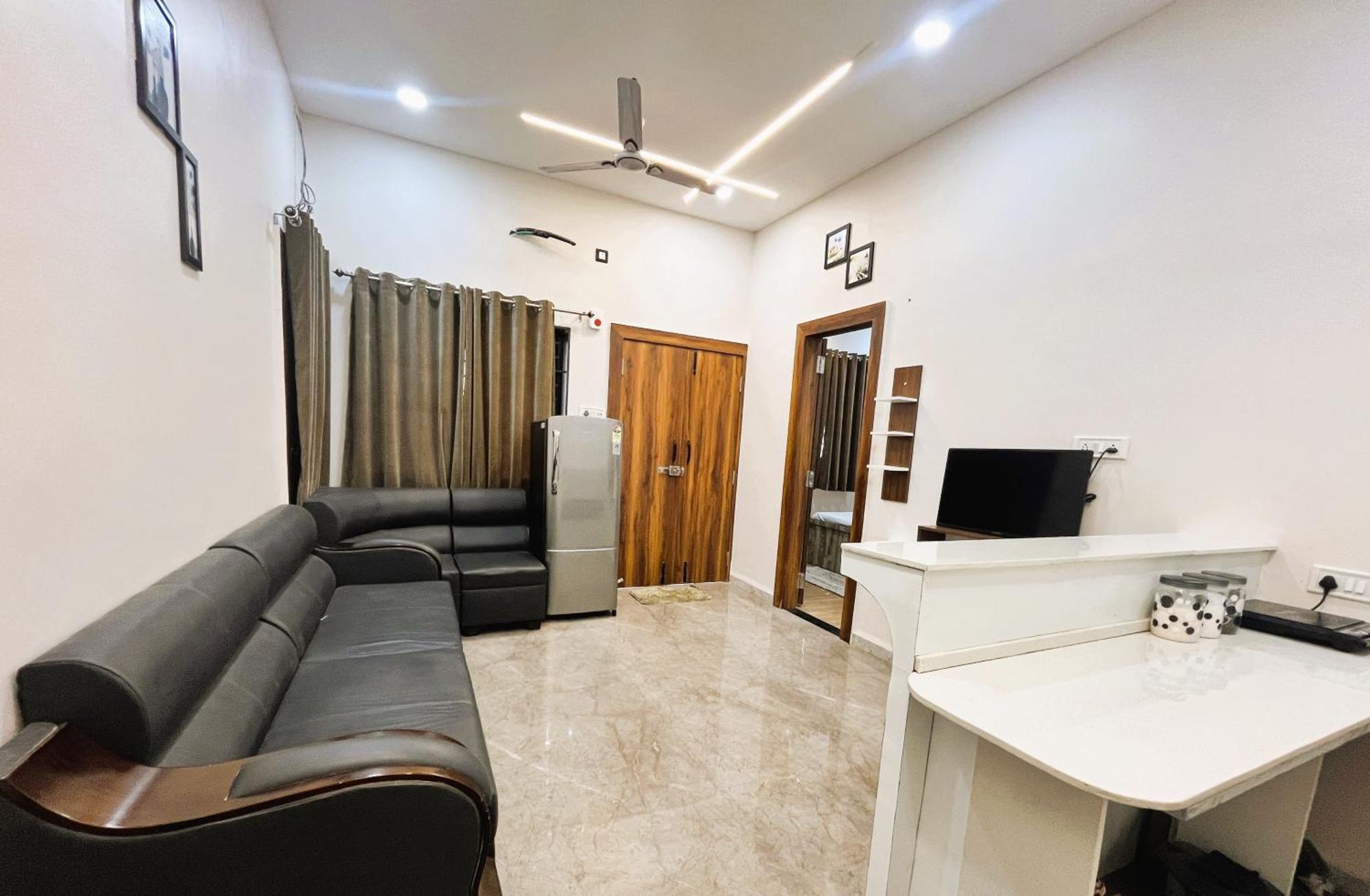 Shree Stay Inn Luxe' Holiday Home Уджайн Екстериор снимка